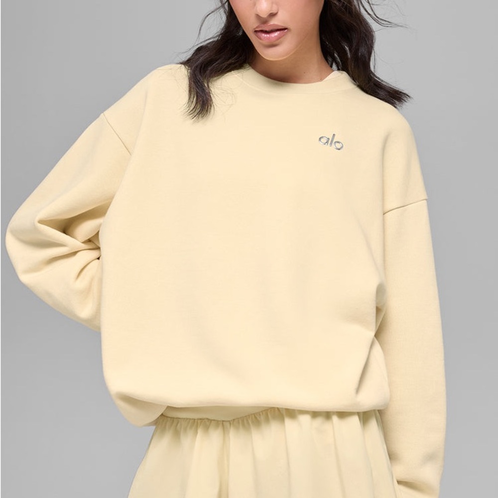 ALO Yoga Women's Light Yellow Sweatshirt